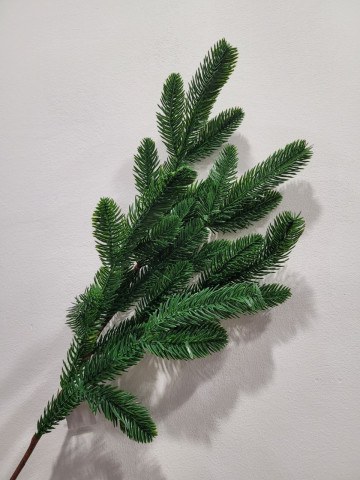 Ветка еловая новогодняя без декора, темно-зеленый