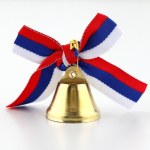 Набор колокольчиков на булавке с бантом на выпускной, триколор