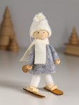 Интерьерная кукла текстильная «Малыш на лыжах», бело-серый
