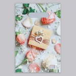 Пакет полиэтиленовый с вырубной ручкой "Подарочек" (розы и сердце) , 30 мкм