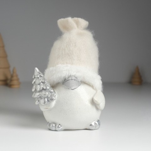 Фигурка полистоун «Воробушек в шапке с серебристой ёлкой»