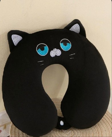 Детская подушка для путешествий "Черный котик"